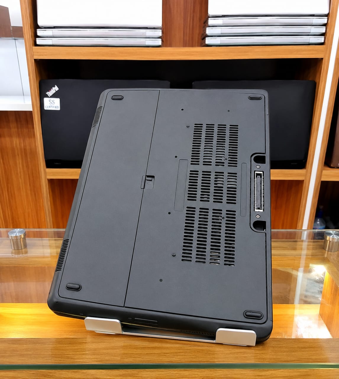 Dell Latitude E7450 - Image 4