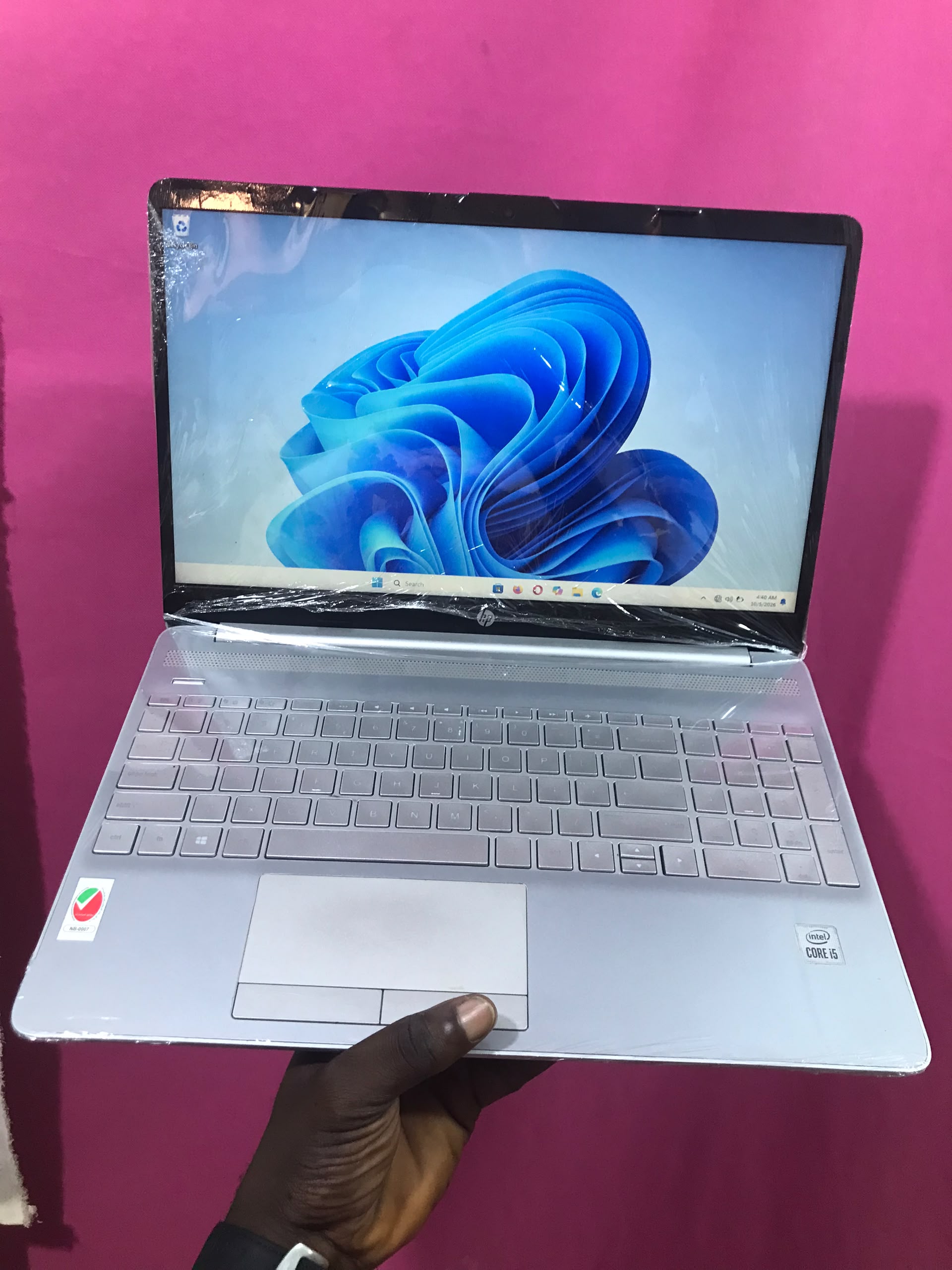 Hp15 laptop - Image 4