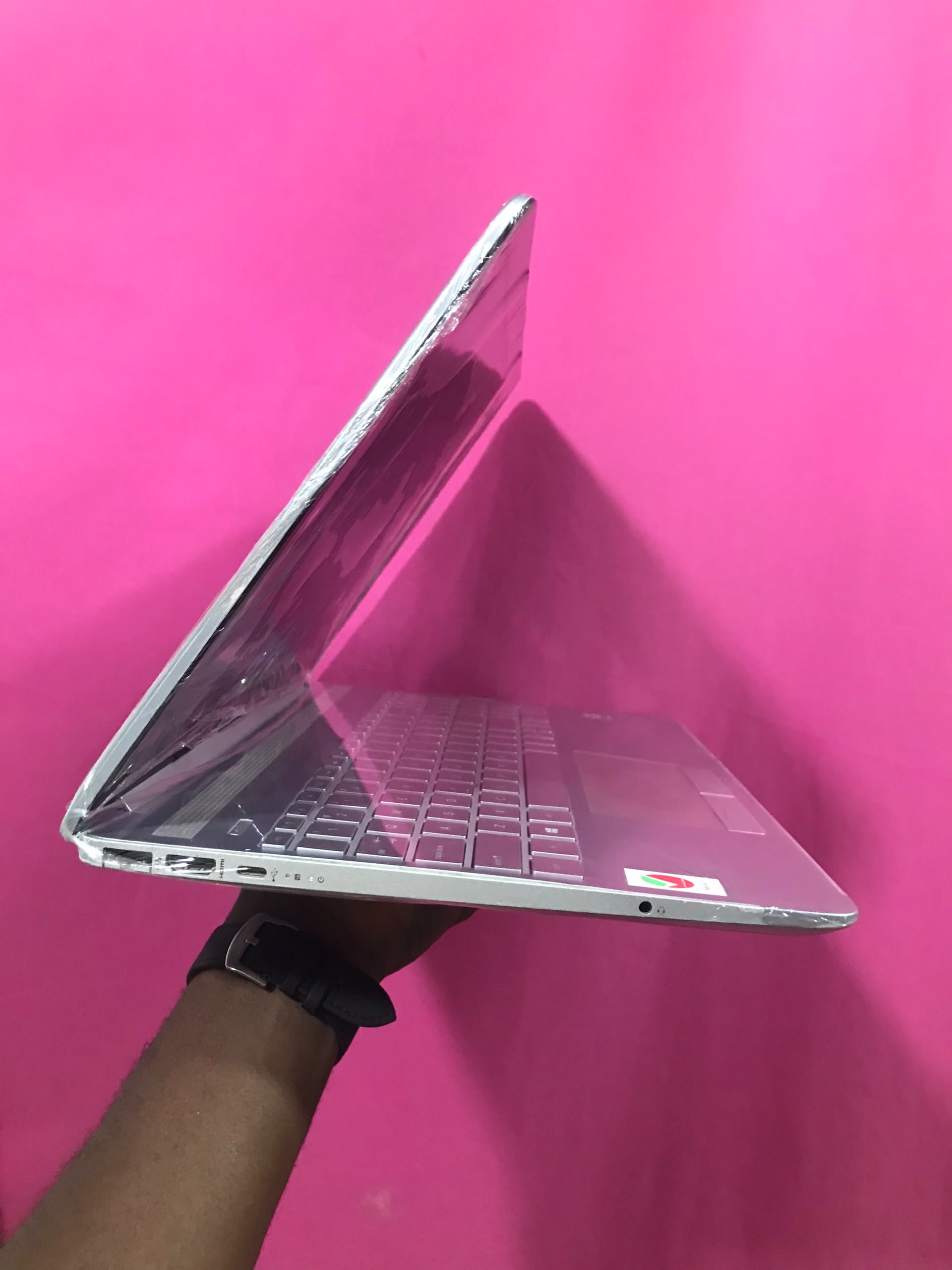 Hp15 laptop - Image 3